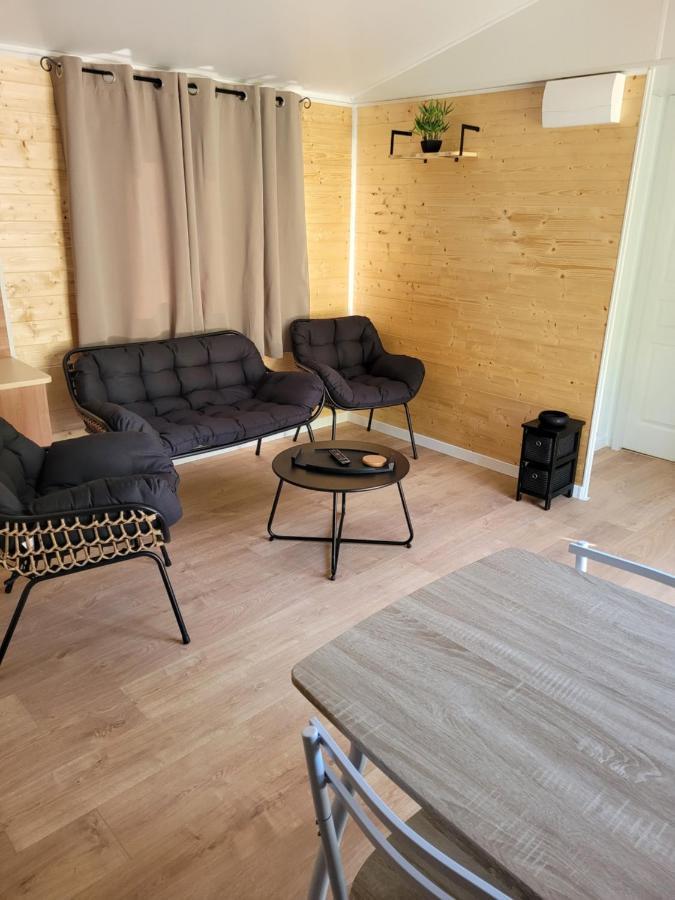 Mobil Home De Patricia Et Franck A سيجيان المظهر الخارجي الصورة