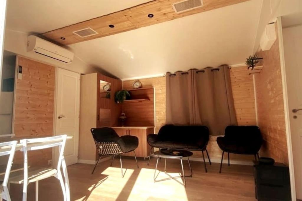 Mobil Home De Patricia Et Franck A سيجيان المظهر الخارجي الصورة