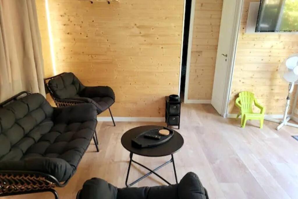 Mobil Home De Patricia Et Franck A سيجيان المظهر الخارجي الصورة